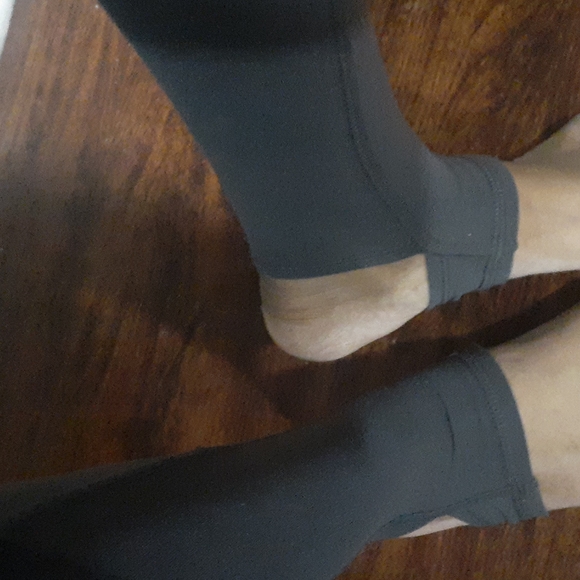 Alo yoga mesh wrapped stirrup high waist grey leggins size extra small - Picture 9 of 14